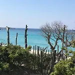 Au Pied Des Oliviers לינה וארוחת בוקר קלנצאנה