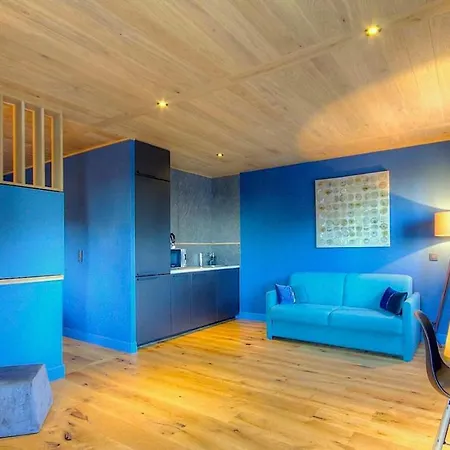 Au Pied Des Oliviers