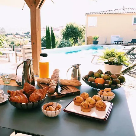 Au Pied Des Oliviers 3*