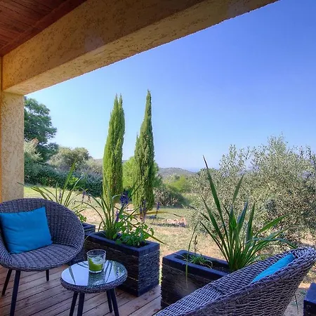 Au Pied Des Oliviers Bed & Breakfast