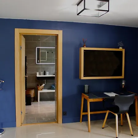 فندق مبيت وإفطار Au Pied Des Oliviers 3*