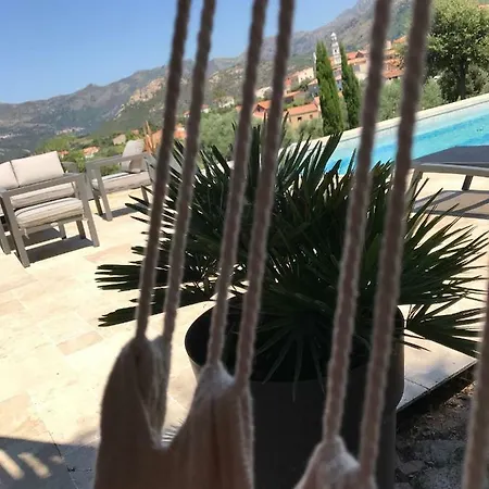 Nocleg ze śniadaniem Au Pied Des Oliviers 3*