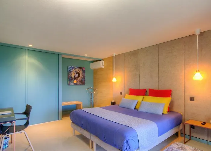 Couette-café Au Pied Des Oliviers