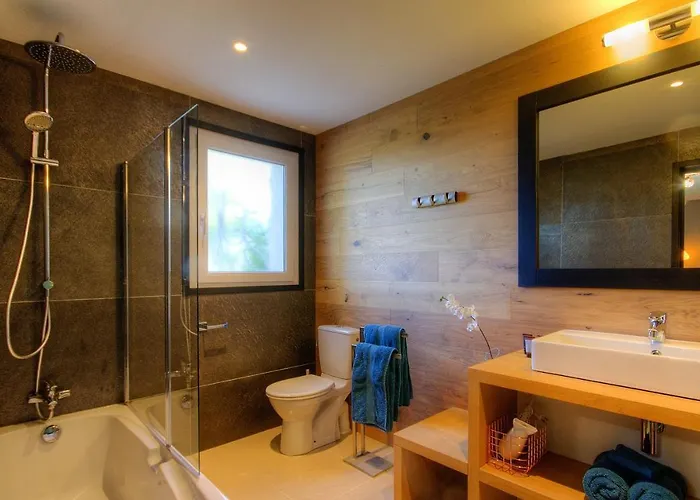 فندق مبيت وإفطار Au Pied Des Oliviers 3*