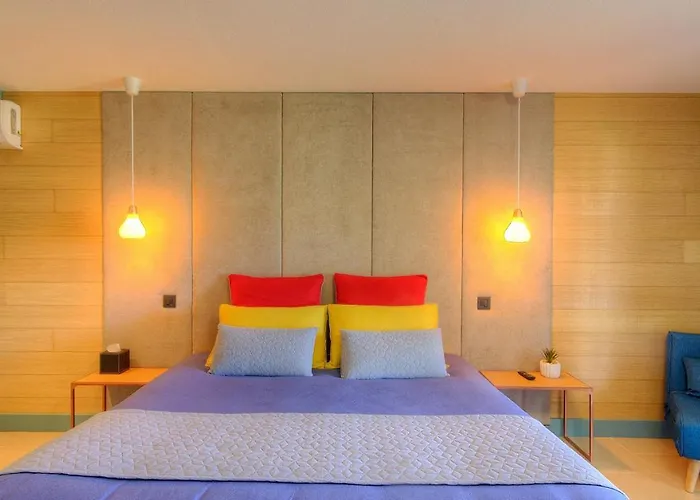 Au Pied Des Oliviers