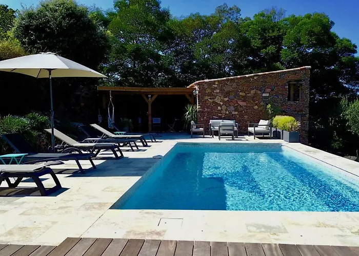 Au Pied Des Oliviers 3*